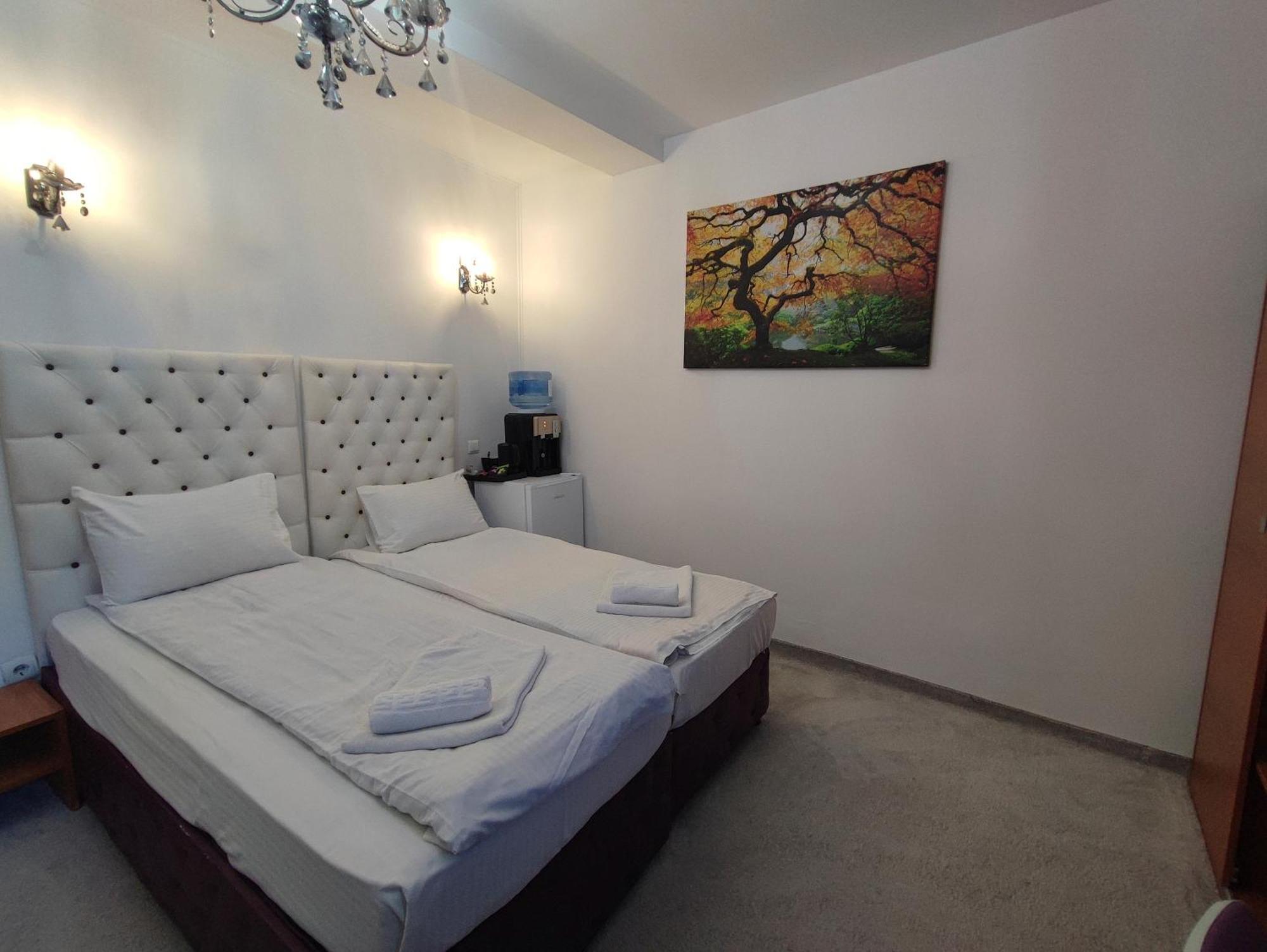 Iris Boutique Therme & Bucharest Otopeni Airport Eksteriør billede