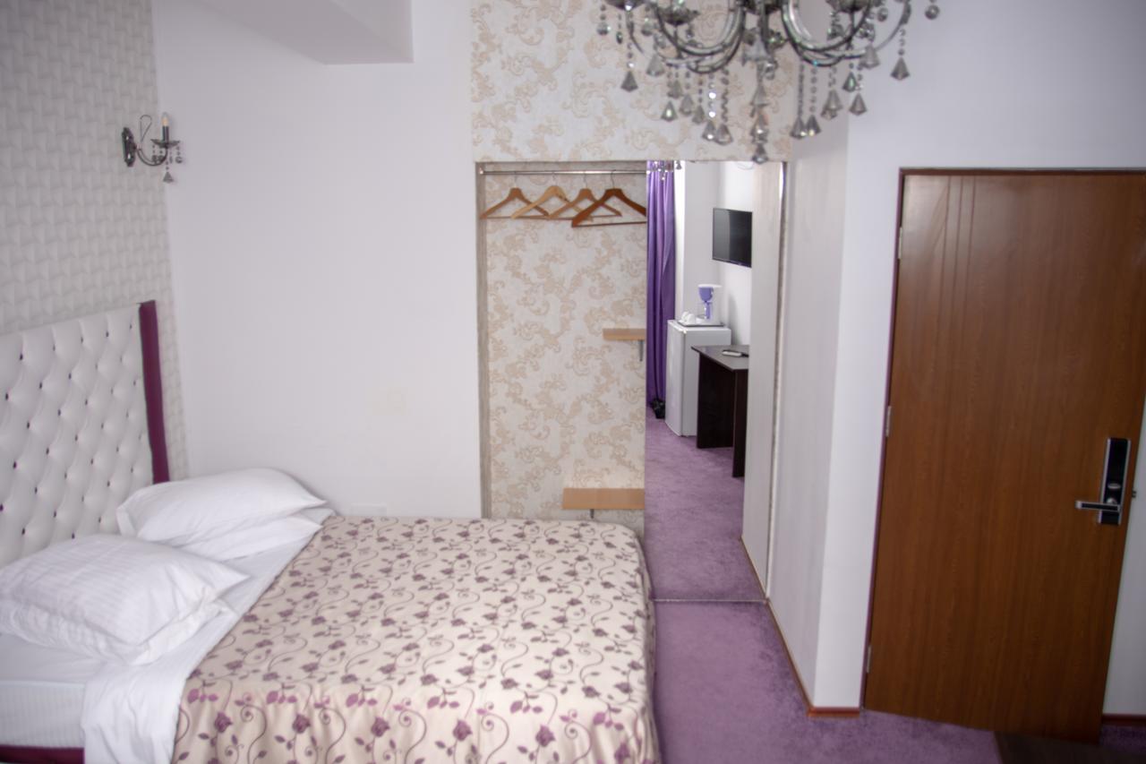 Iris Boutique Therme & Bucharest Otopeni Airport Eksteriør billede