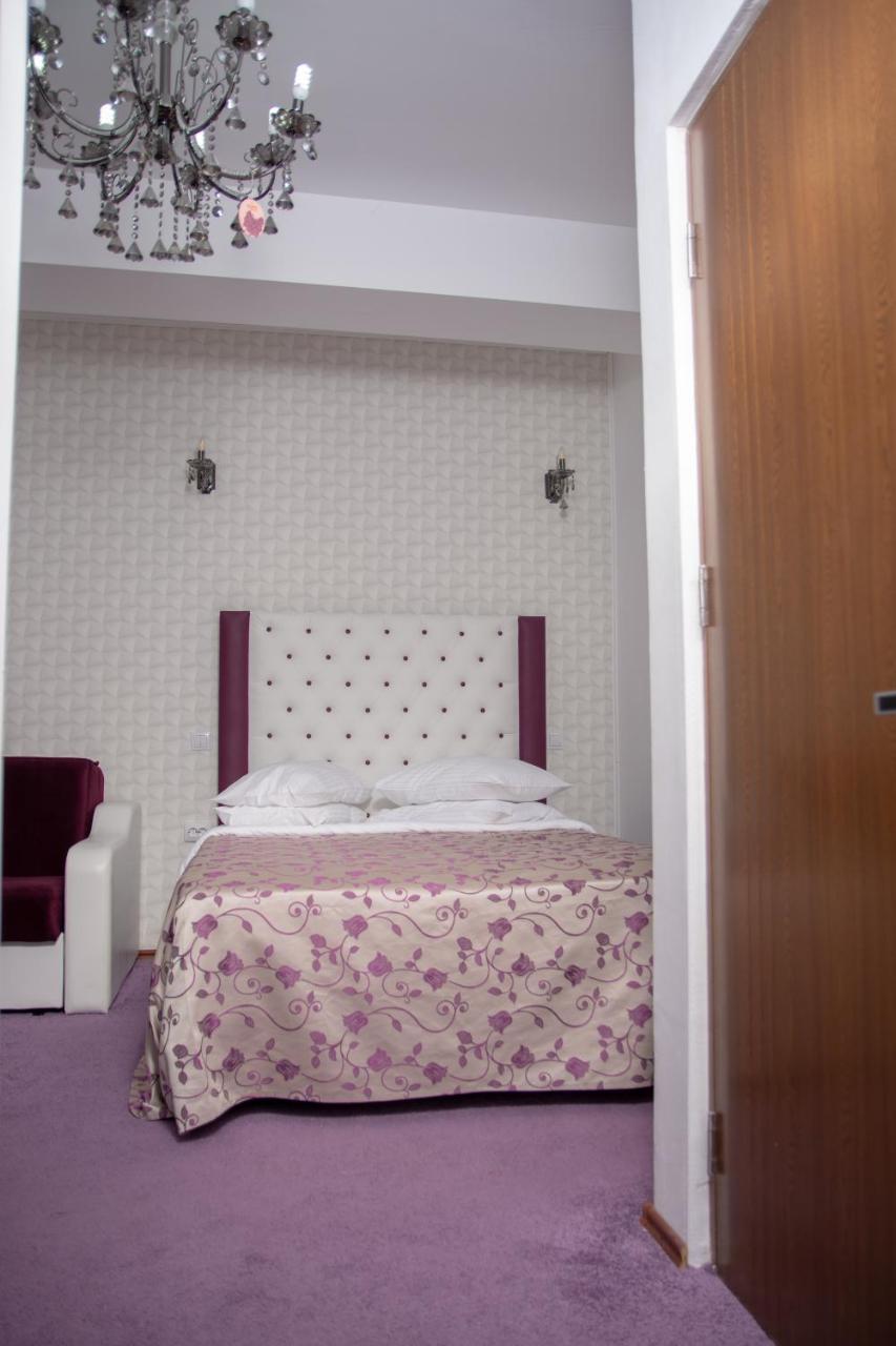 Iris Boutique Therme & Bucharest Otopeni Airport Eksteriør billede