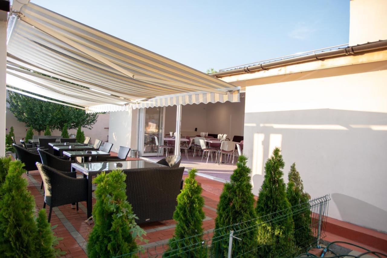 Iris Boutique Therme & Bucharest Otopeni Airport Eksteriør billede