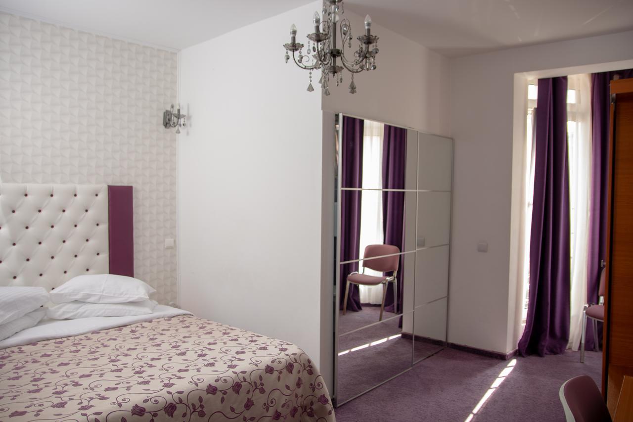 Iris Boutique Therme & Bucharest Otopeni Airport Eksteriør billede